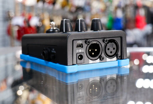美品TC HELICON Voicetone C1 TC-Helicon VoiceTone C1 HardTune and Pitch Correction Pedal